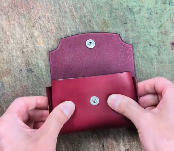Portafoglio con chiusura a scatto in pelle pieno fiore artigianale