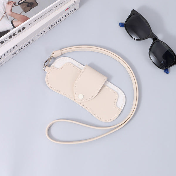 Hochwertiges, handgefertigtes Brillenetui aus Leder mit Umhängeband