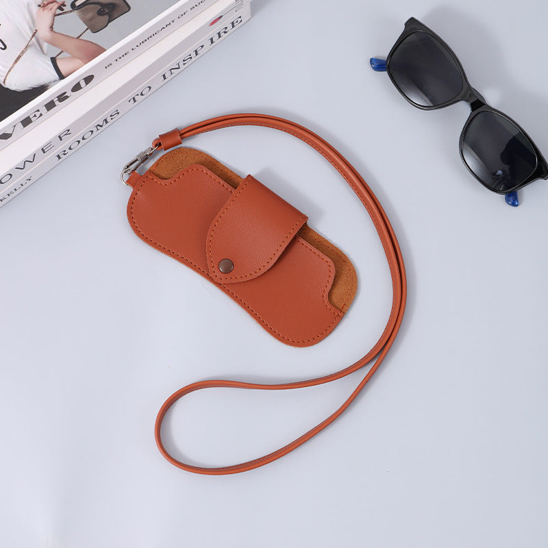 Hochwertiges, handgefertigtes Brillenetui aus Leder mit Umhängeband